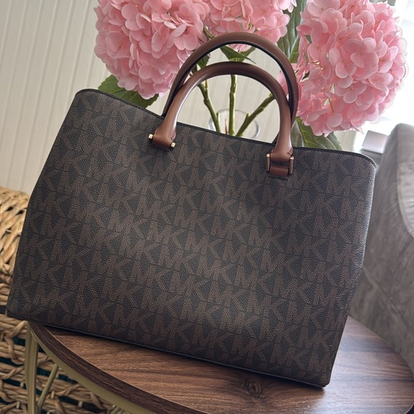 MK Savannah Large Signature Logo Satchel - Picture 6 of 7